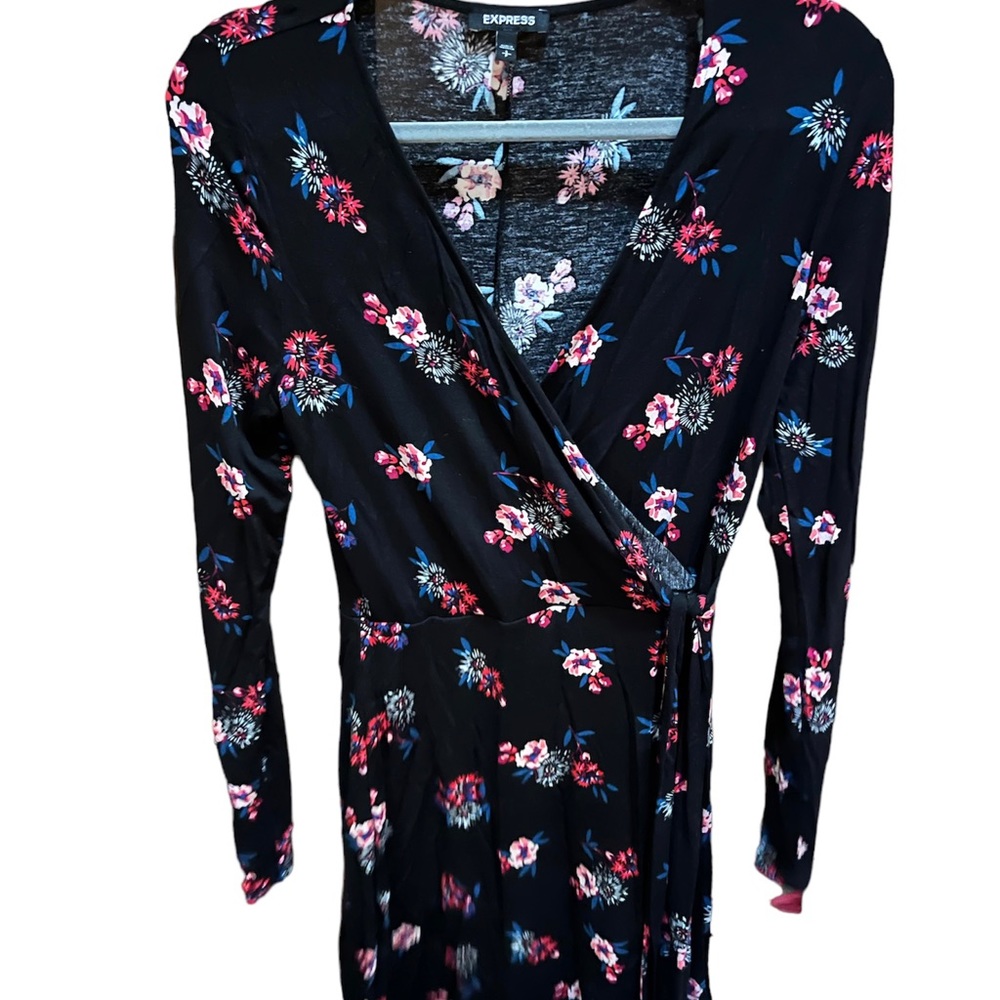 Express Black Floral Wrap Dress Size Small, slight mark on sewn in tag - see pic